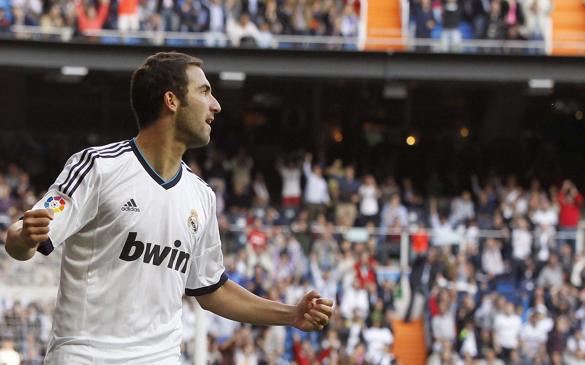 爱游戏体育在线app-球场上的“绝杀王”，谁创造了欧冠最惊心动魄的终场逆转？，足坛绝杀之王